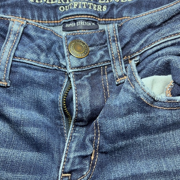 American Eagle Outfitters Women's Dark Blue Distressed Skinny Jeans - Picture 3 of 5